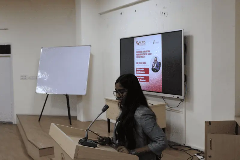 Advika giving the Vote of Thanks