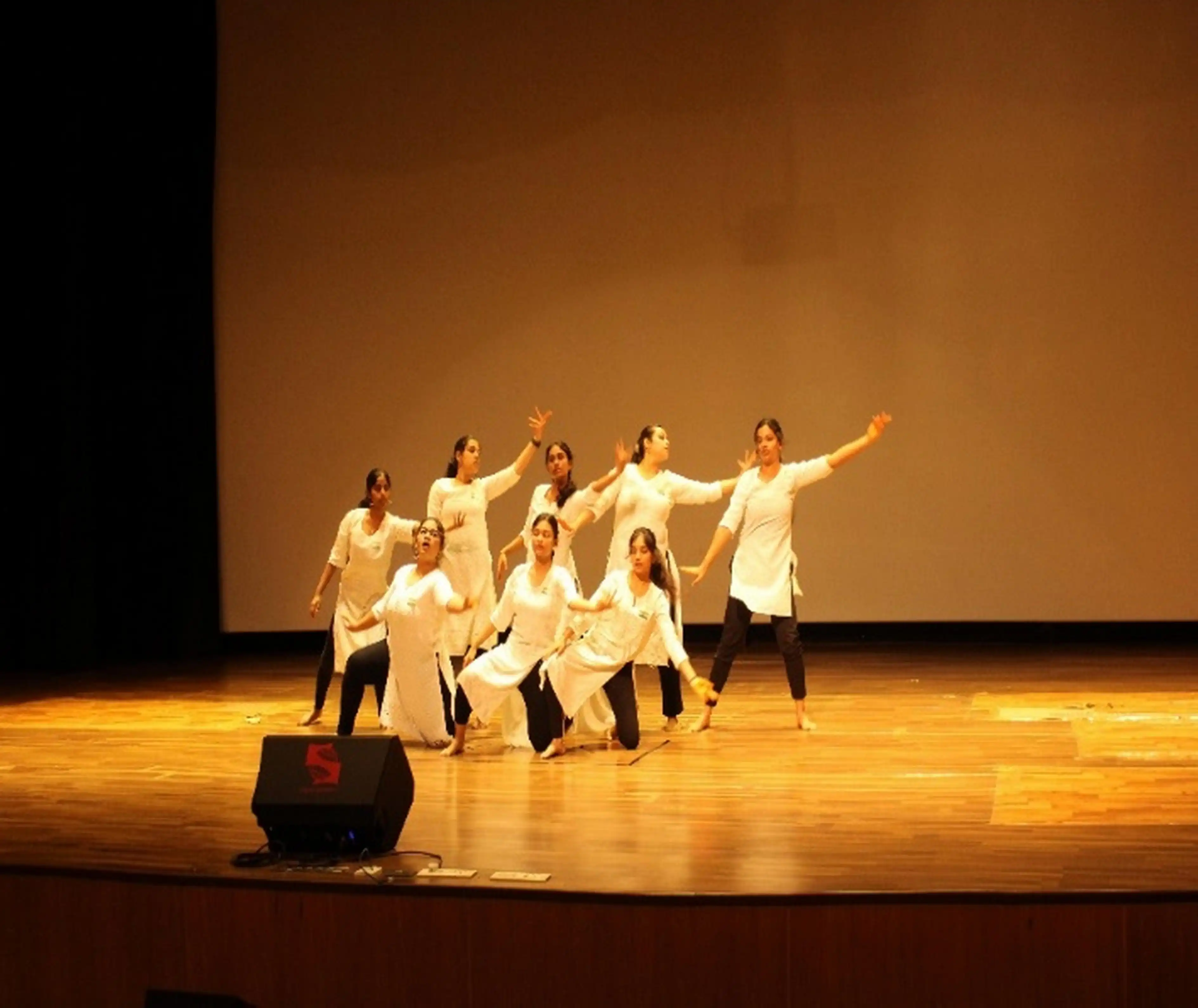 Hunar Dance